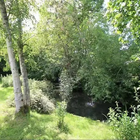Maison Piscine Chauffe Couverte Prive Jardin Parc Riviere Collines Сasa de vacaciones Authou